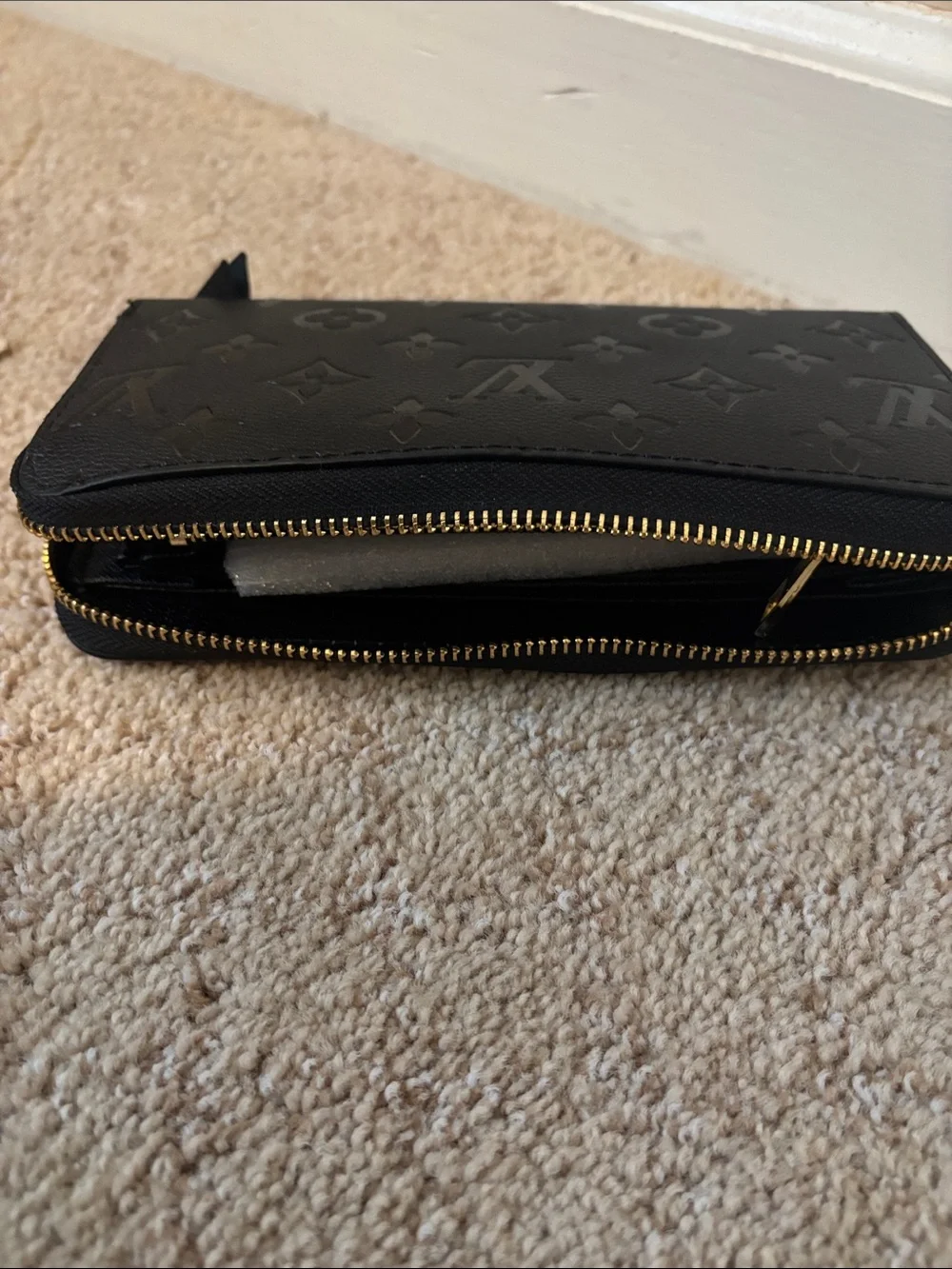 The Unbranded Brand dust bag