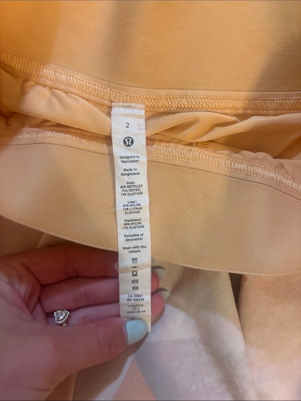 lululemon athletica lightweight tiered