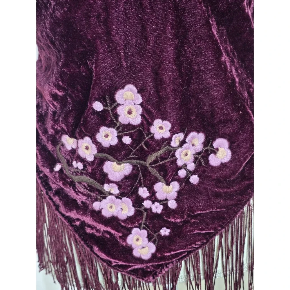 Wrap London stetch corner tassels