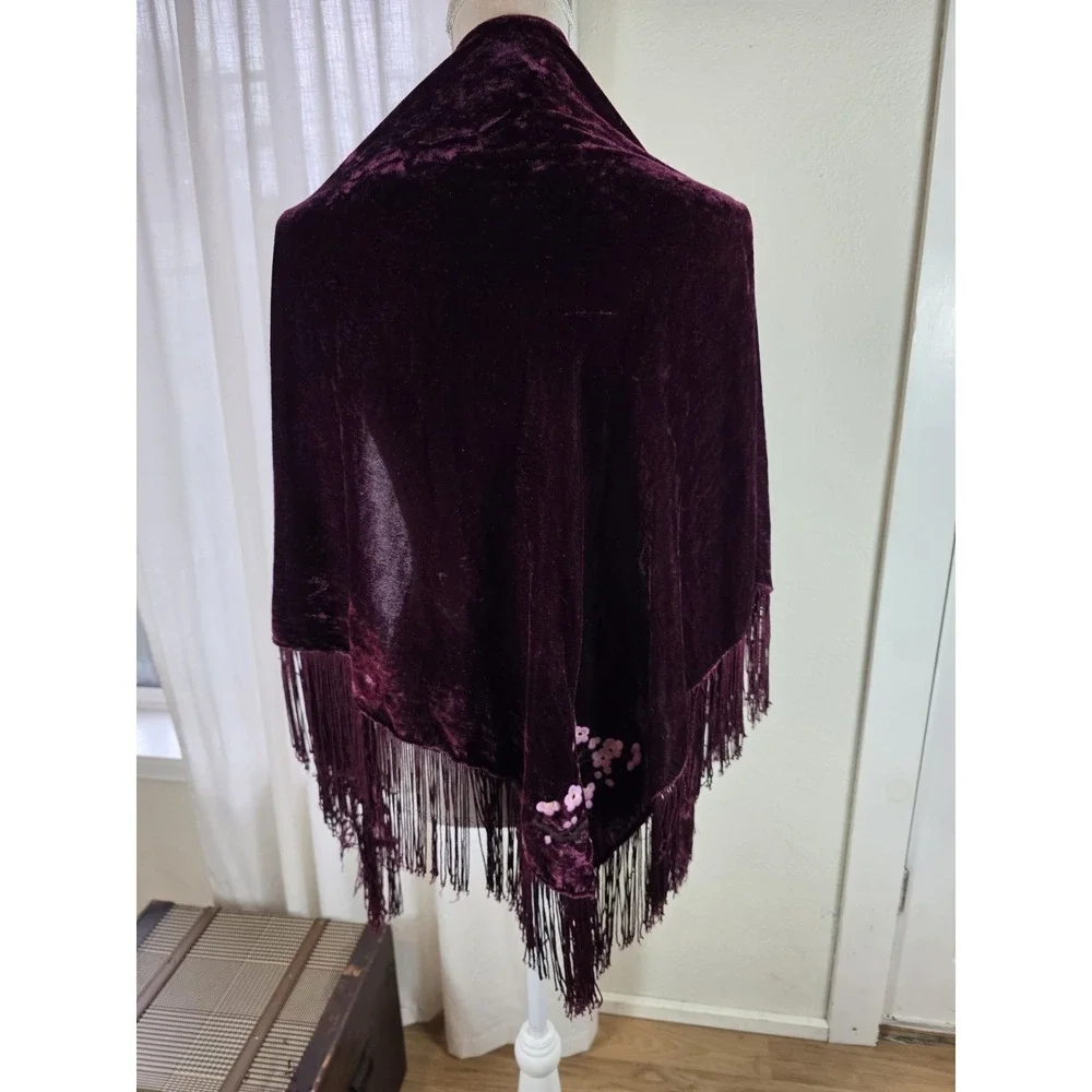 Wrap London tassels has fraying