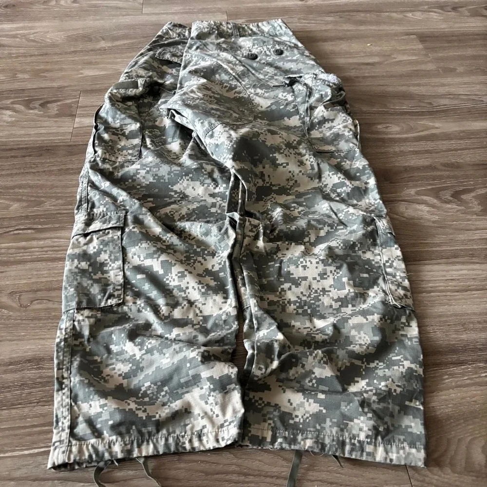 N/A wears opening waist