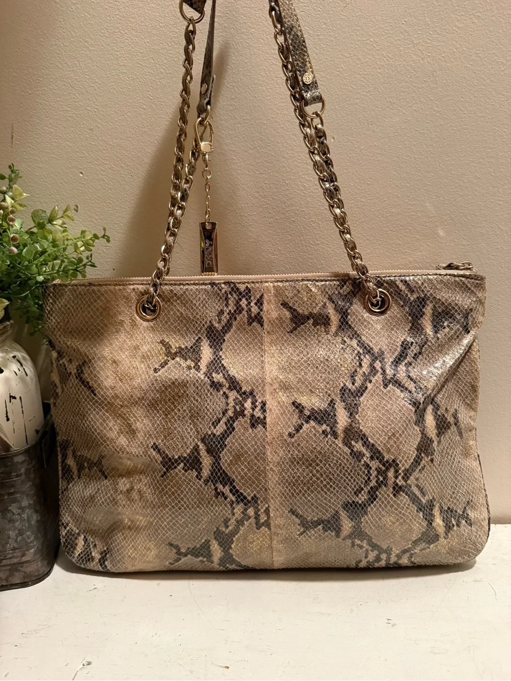 Dkny stylish shoulder