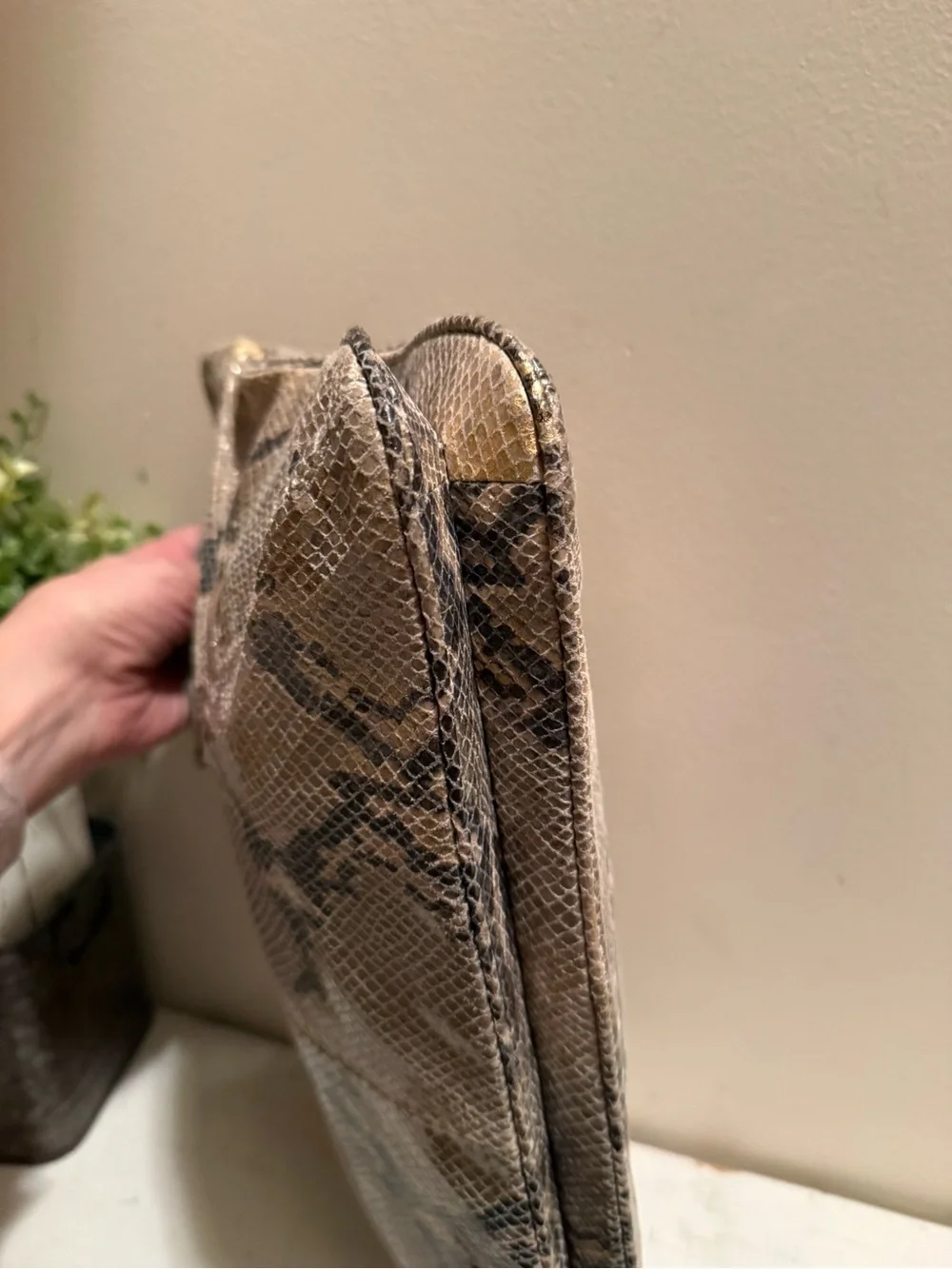Dkny stylish shoulder
