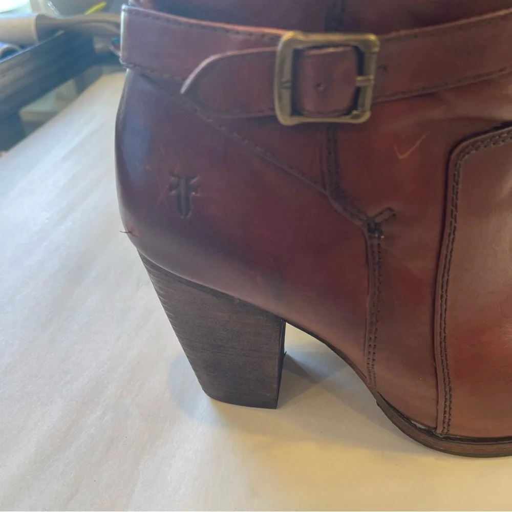 Frye elegant tan