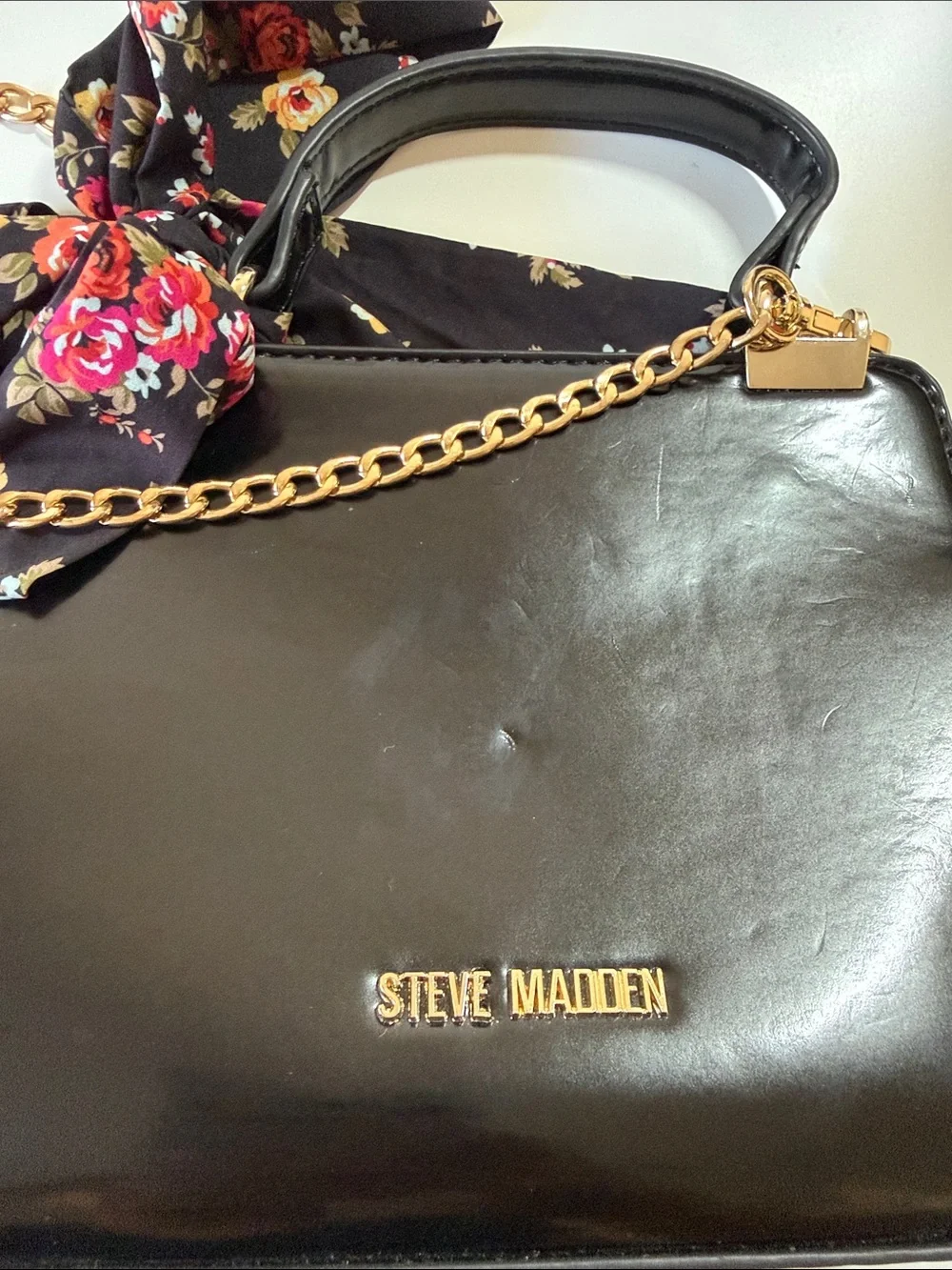 Steve Madden compact structured
