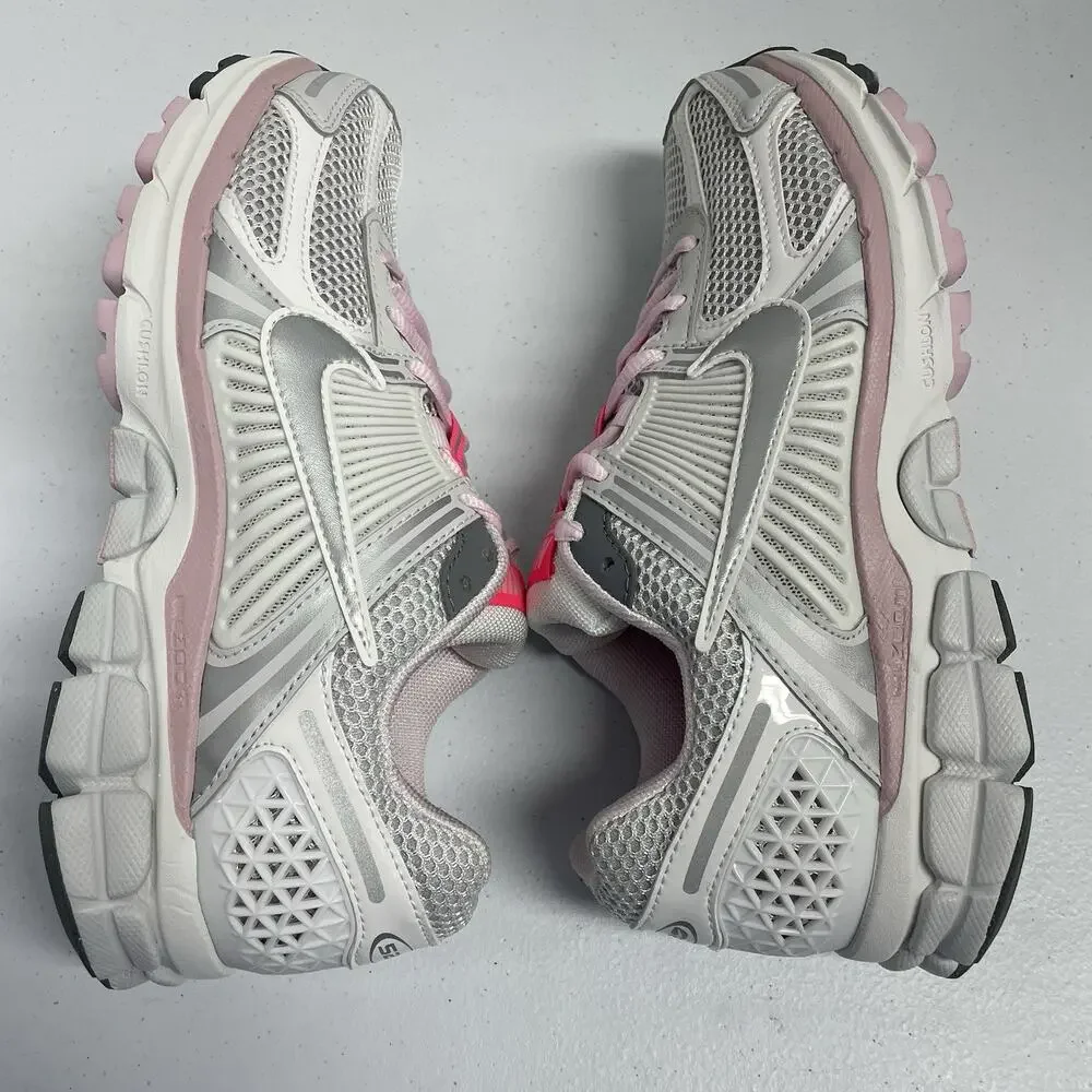 Nike Air Zoom Vomero 5 520 Pack Pink Foam FN3695 001 Size 8 Women Mesh Runner