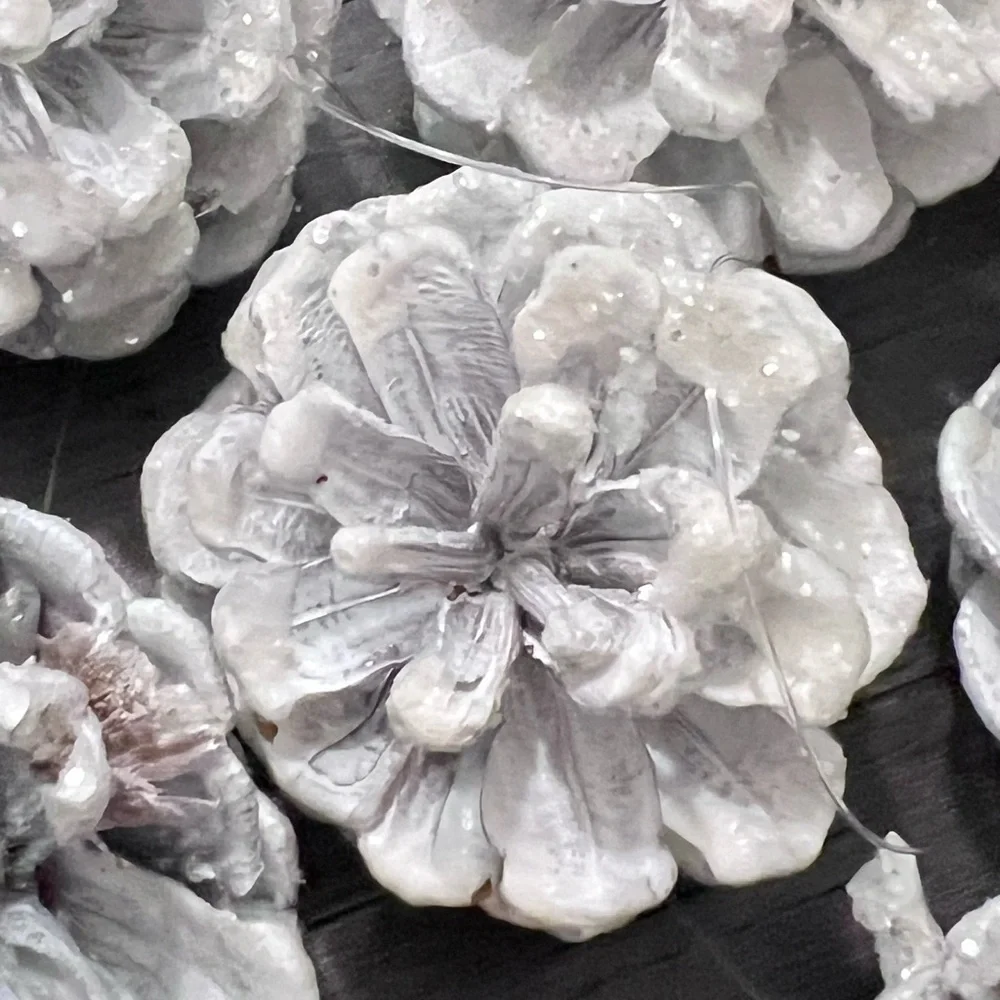 N/A white glitter