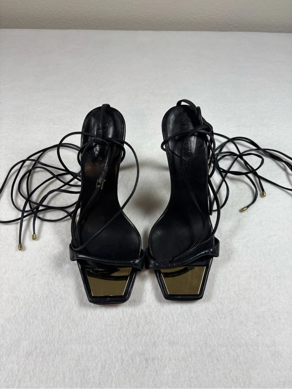 SCHUTZ description consistent sleek