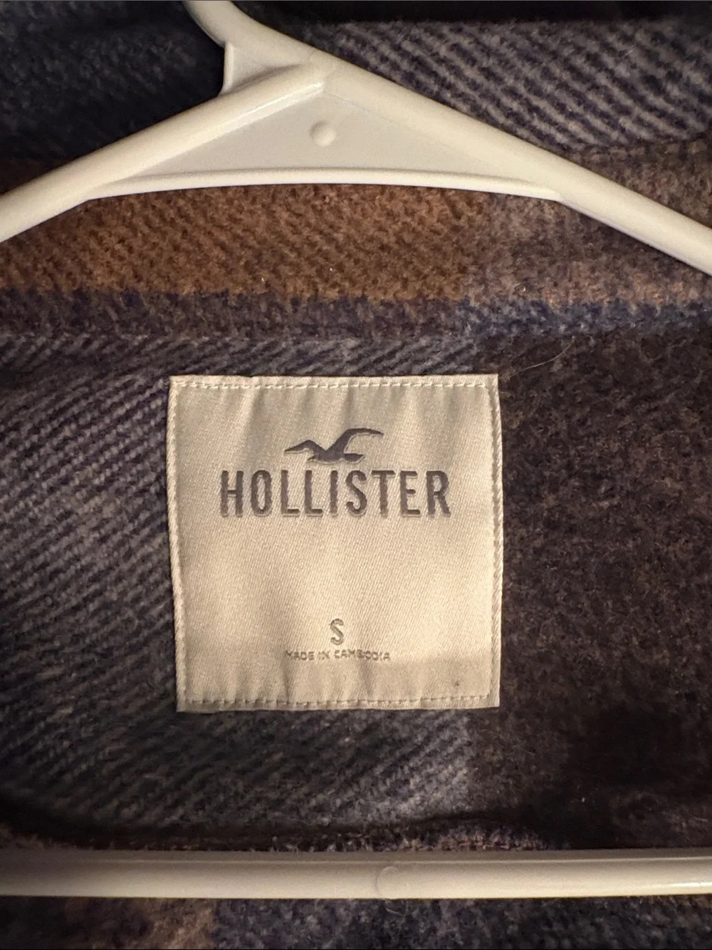 Hollister lightweight plaid
