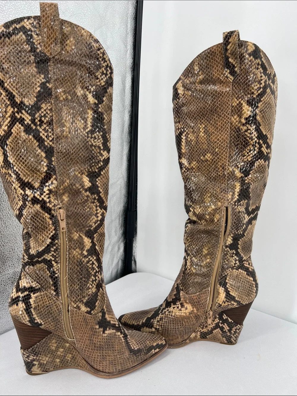 Jessica Simpson Brown Snake-Print Havrie boots