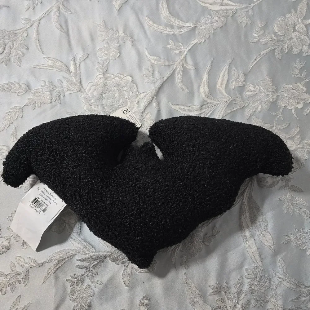 Nwt Decorative Halloween Boucle Bat Pillow, 22