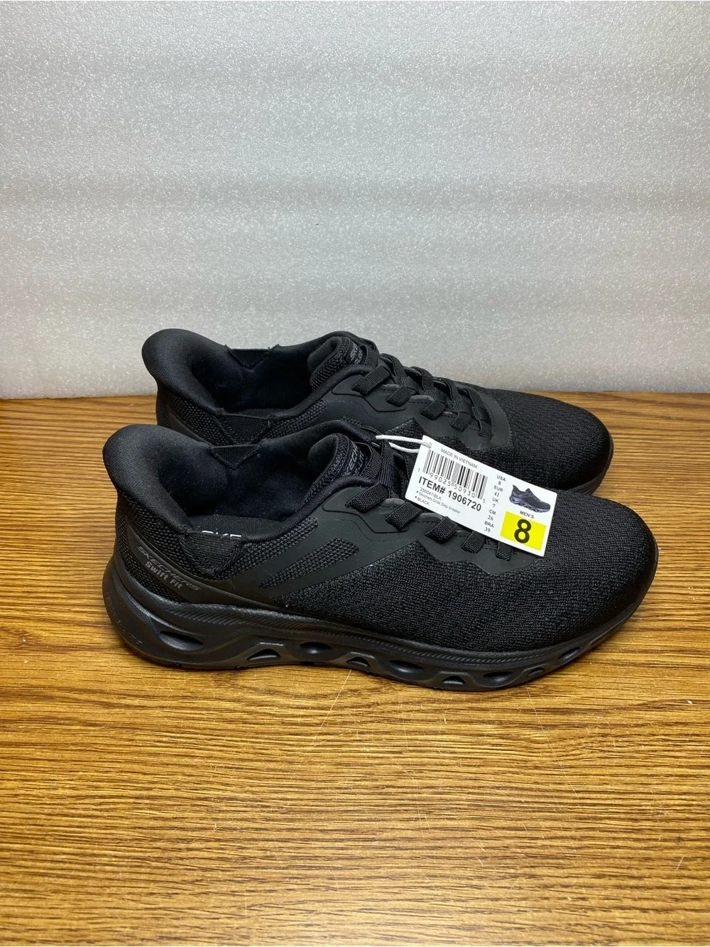 Skechers Hands Free Swift Fit Sneaker Shoes Memory Foam Mens Size 8 Black NEW