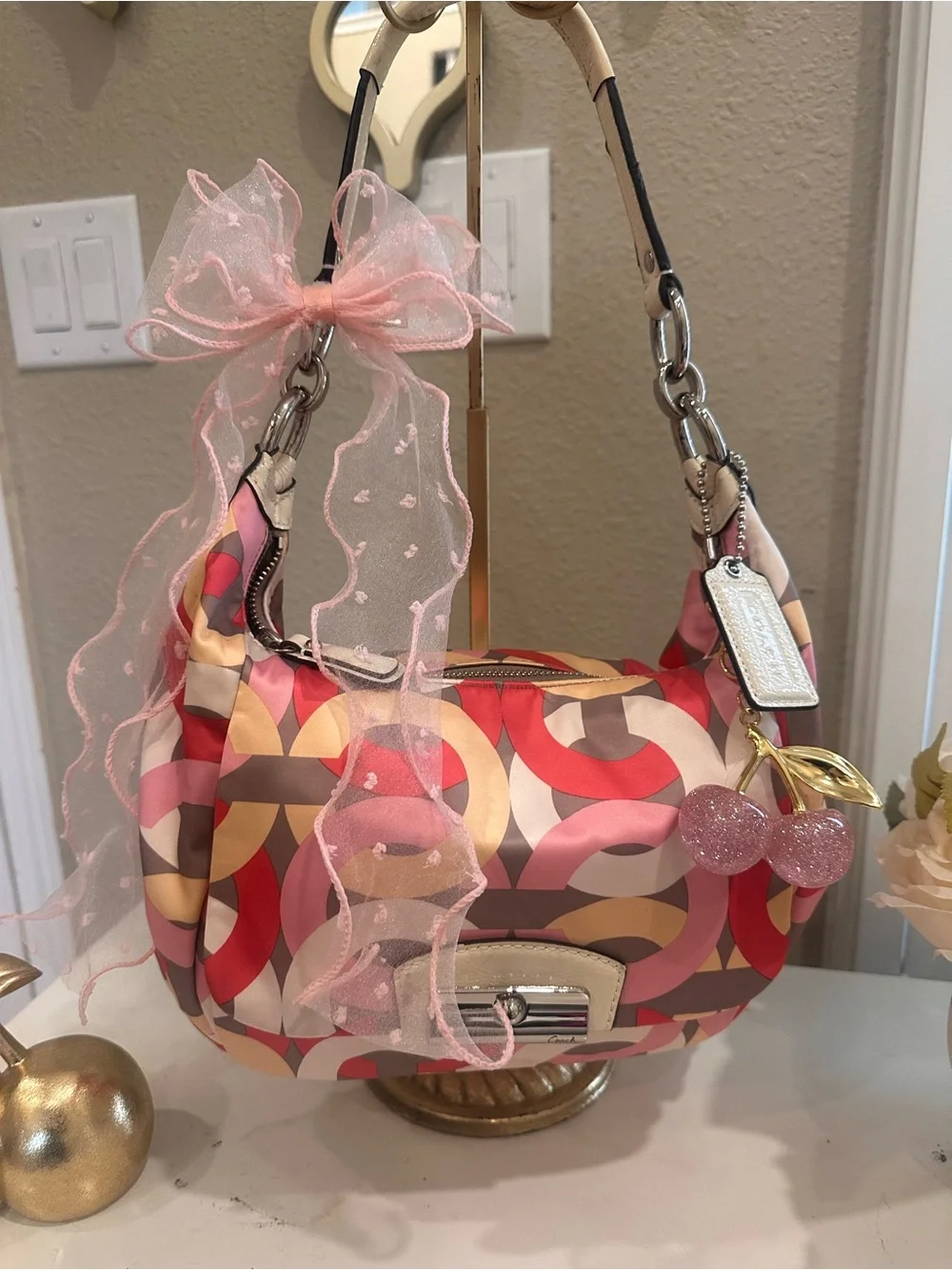Coach tote interior