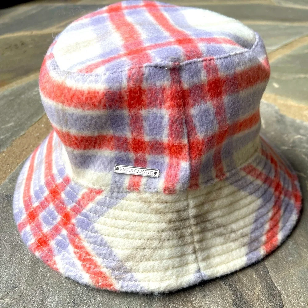 Vince Camuto bucket hat