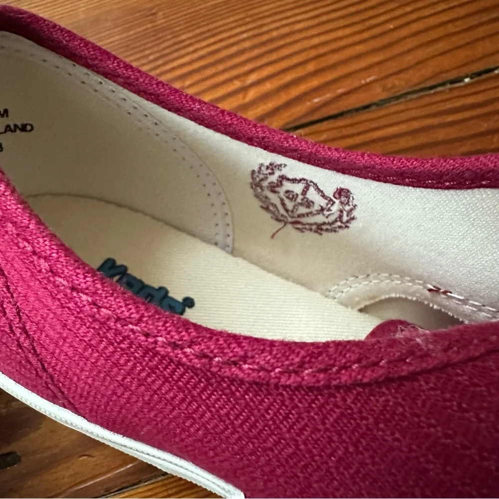 Keds comes original