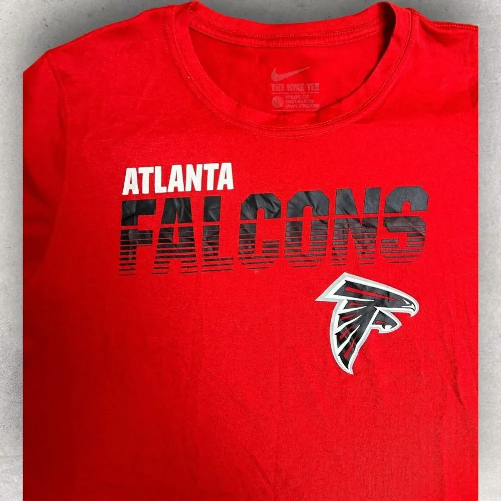 Atlanta Falcons Nike T-shirt Size Medium Women's Dri Fit NFL Team Apparel Red‎