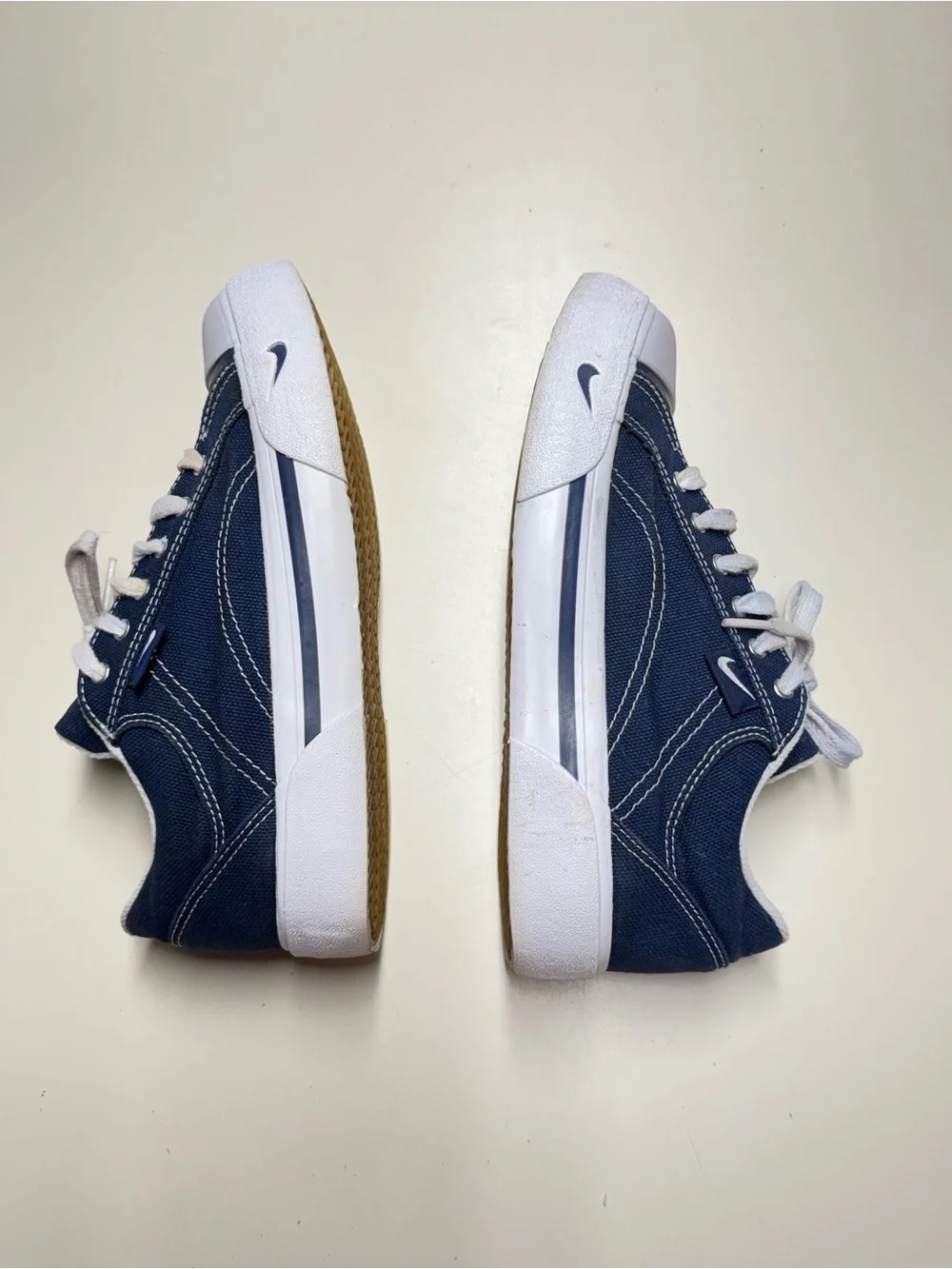 Nike classic low