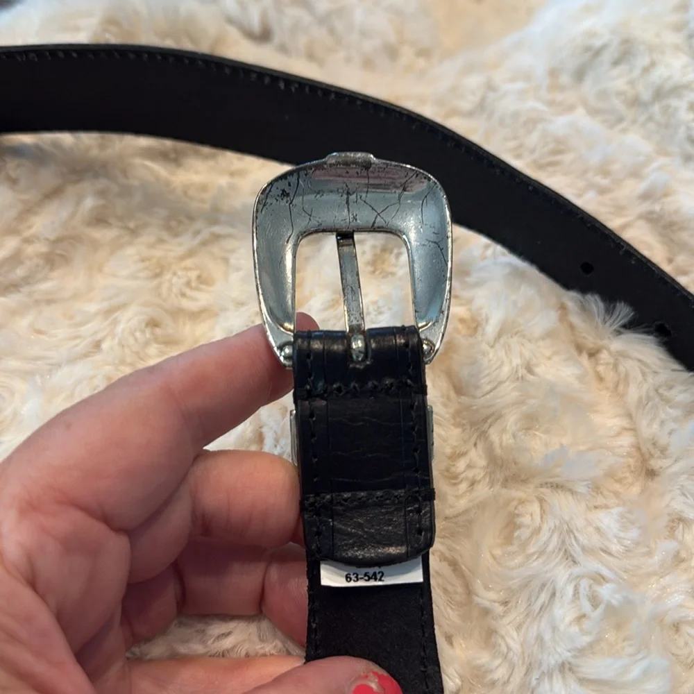 Textured Black Leather‎ Belt Shabby Silver Buckle Tapers Toward Belt Holes 36
