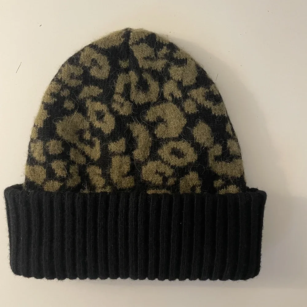 Sweaty Betty Alpaca Blend Leopard Animal Print Beanie Green‎ Black Chunky Knit