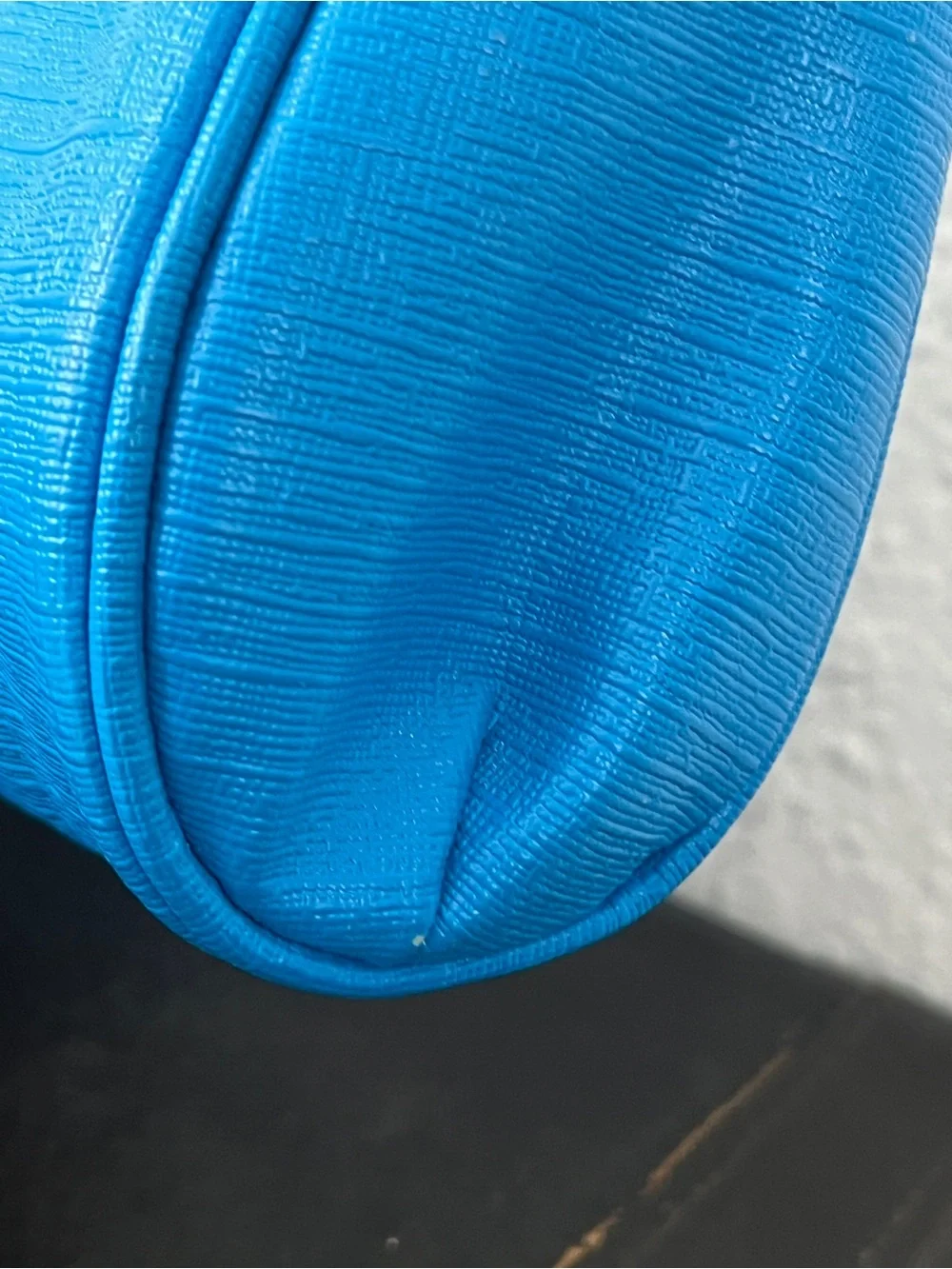 Moschino vibrant blue