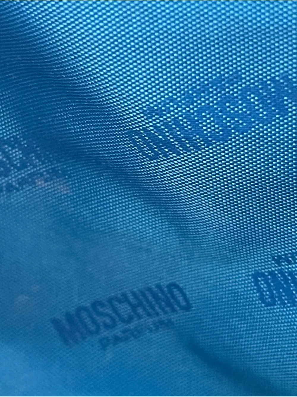 Moschino vibrant blue