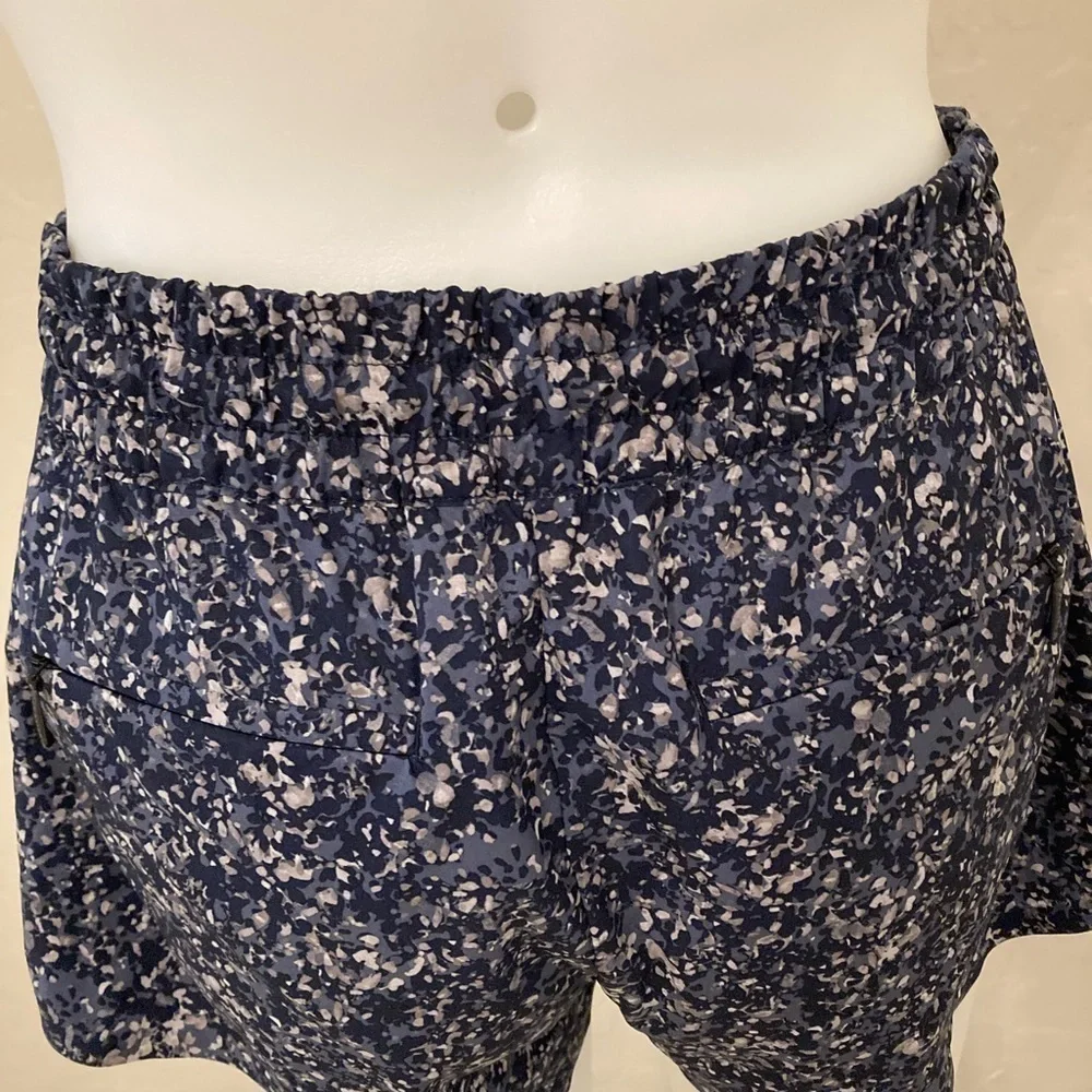 Athleta abstract black