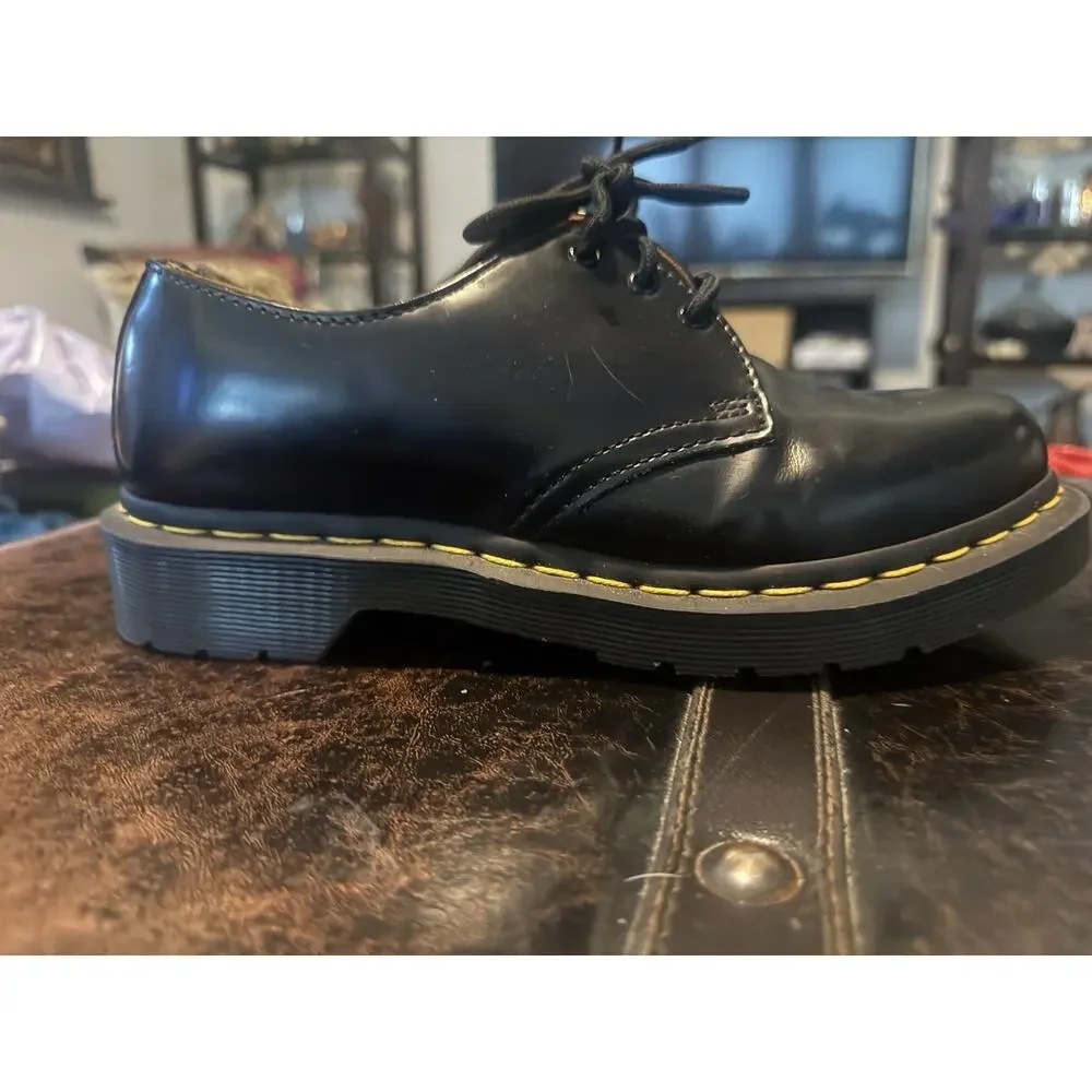 Dr. Martens product pair