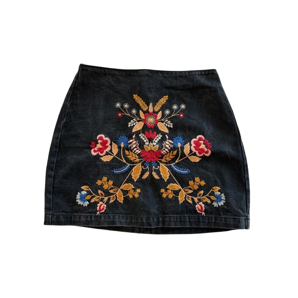 Topshop Moto Black‎ Denim Floral Embroidered Mini Skirt Boho Size 4
