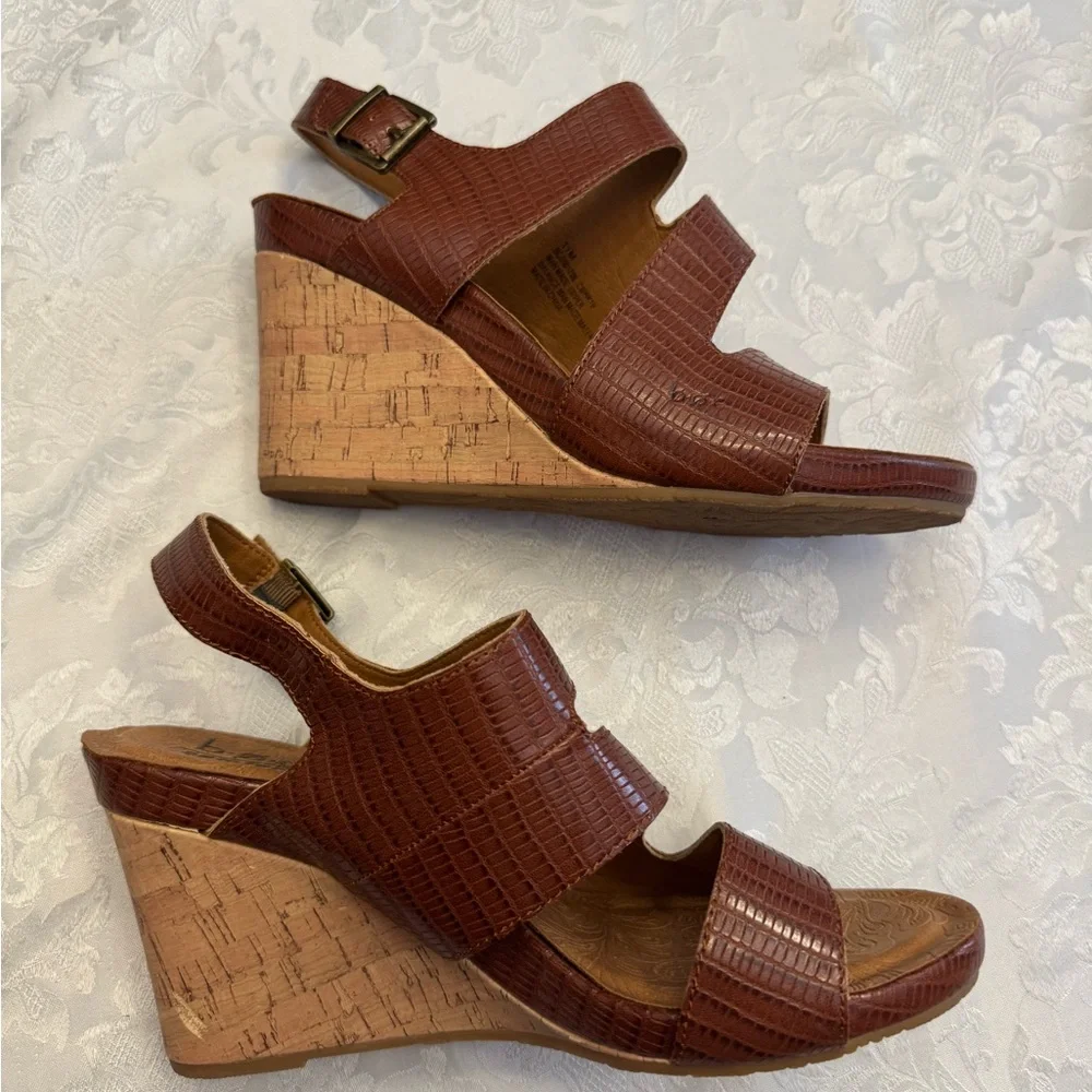 B.O.C. BOC Size 11M Nara Brown Embossed Wedge Sandal Comfort‎ Shoe