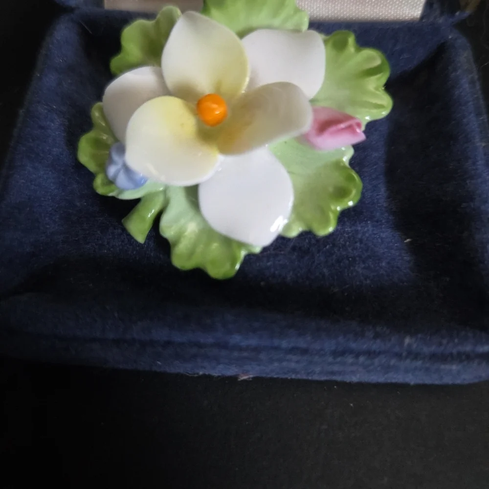 Charlie Rose elegant floral