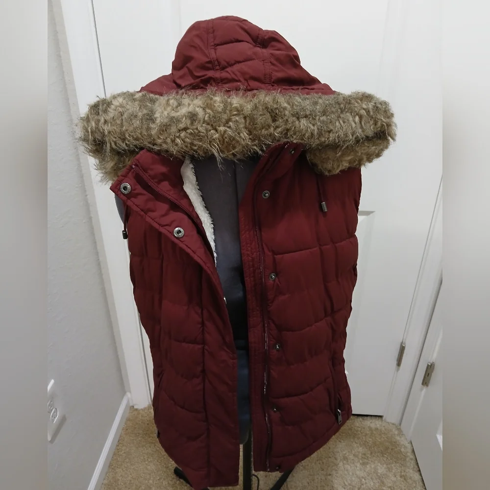 Banana Republic medium removable fur
