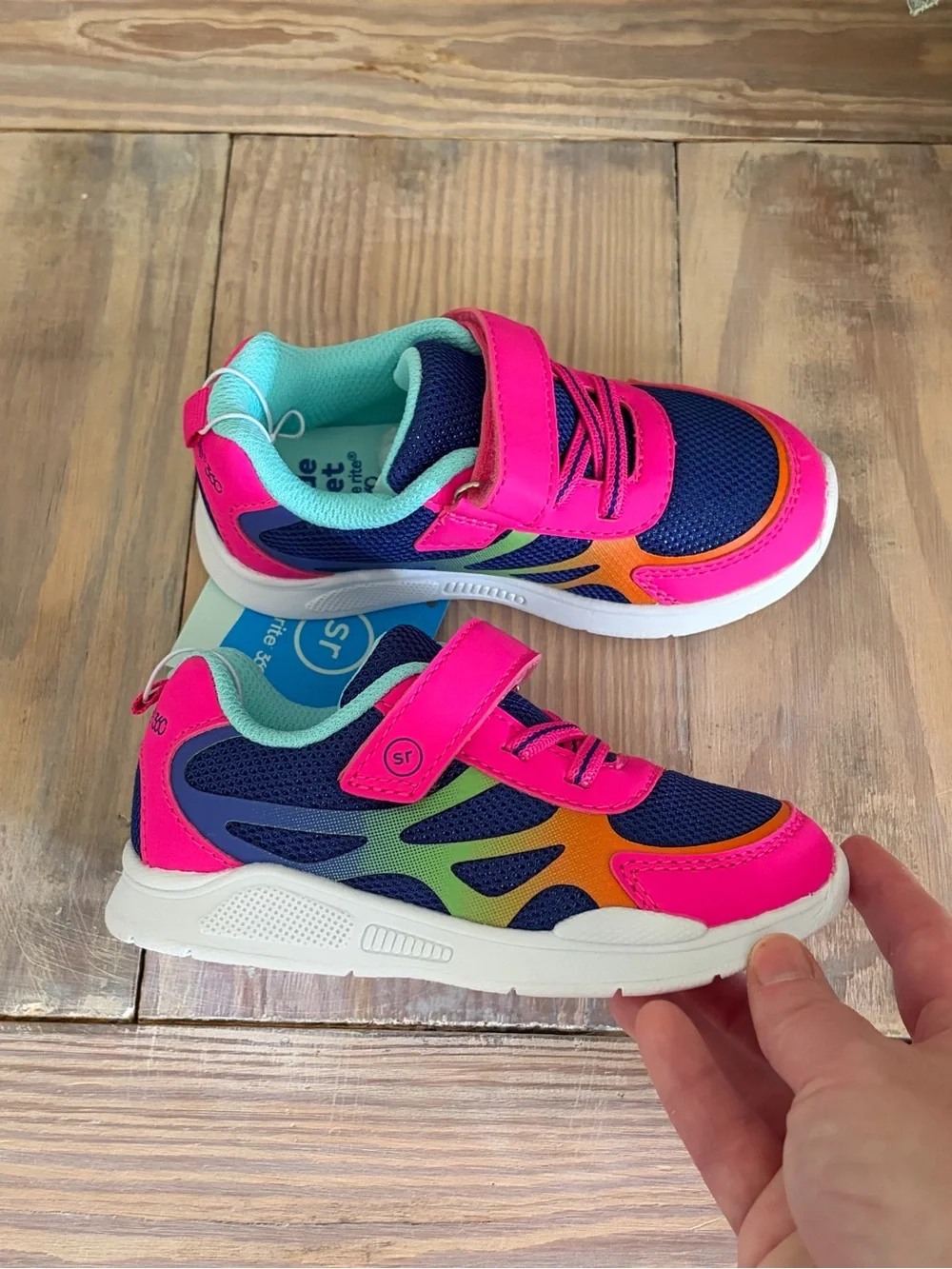 Stride Rite Ryne Vibrant Sneaker ☀️🆕