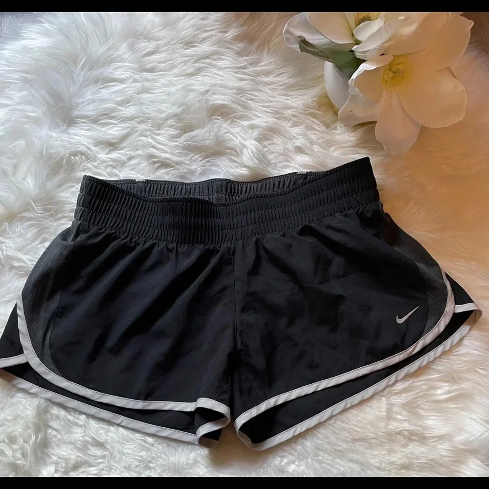 Nike womens black