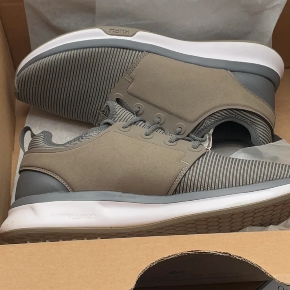 KURU stylish sneakers