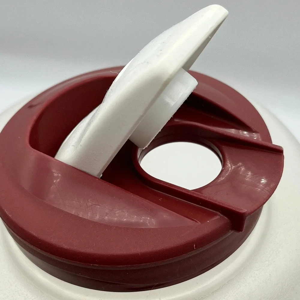 Rubbermaid gallon water