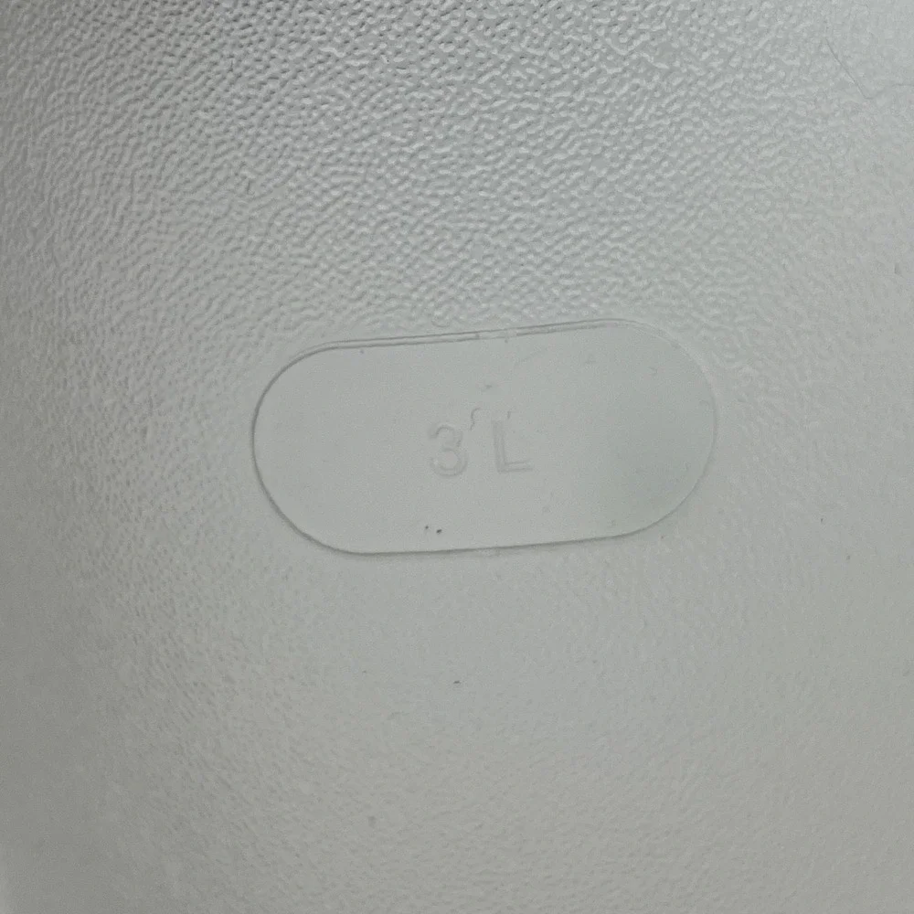 Rubbermaid gallon water