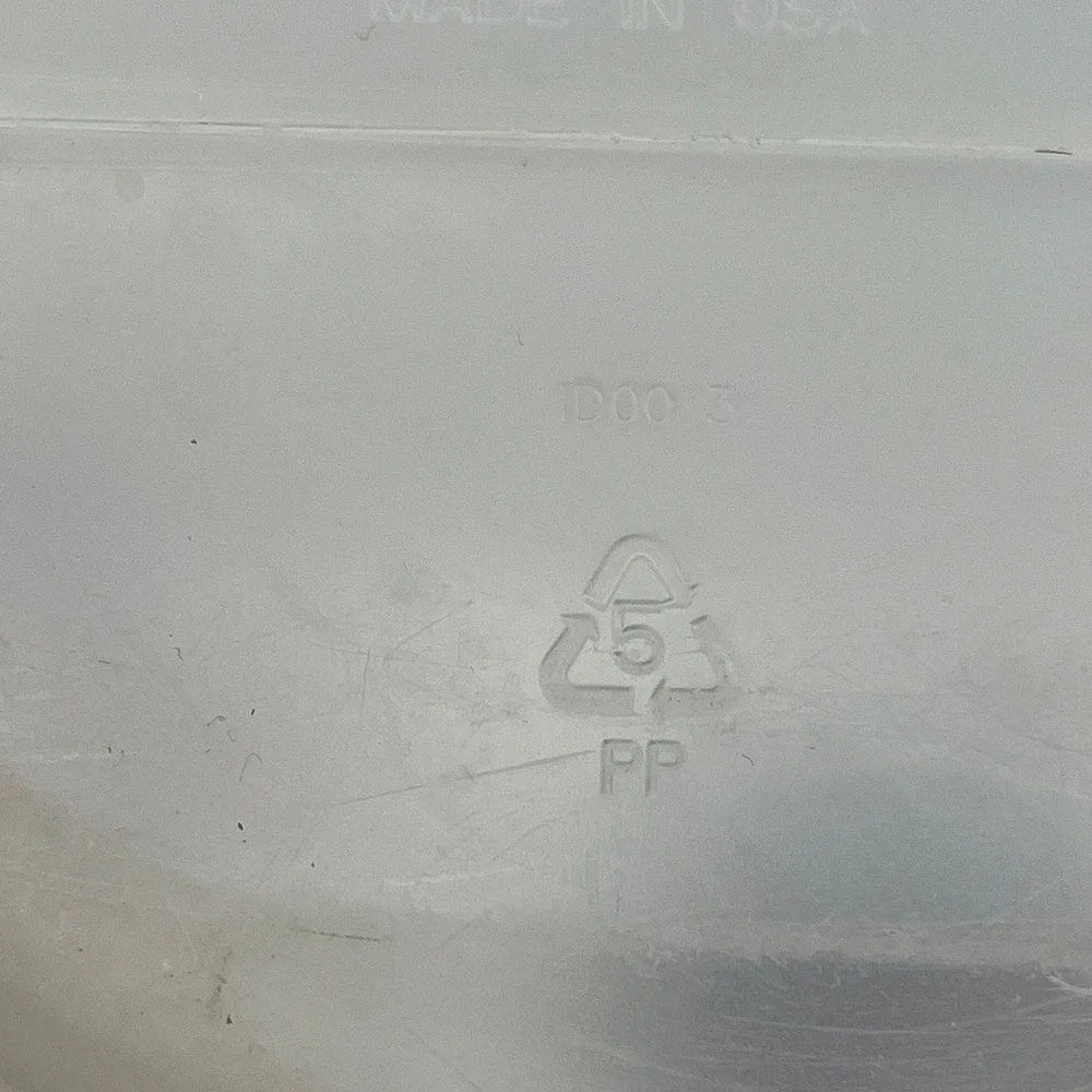 Rubbermaid gallon water