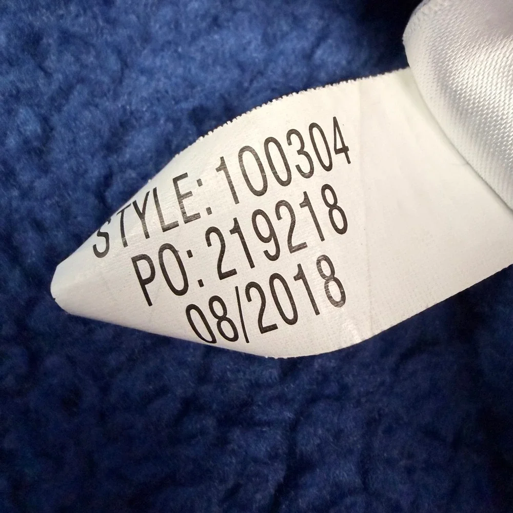 Vineyard Vines patch neck soft