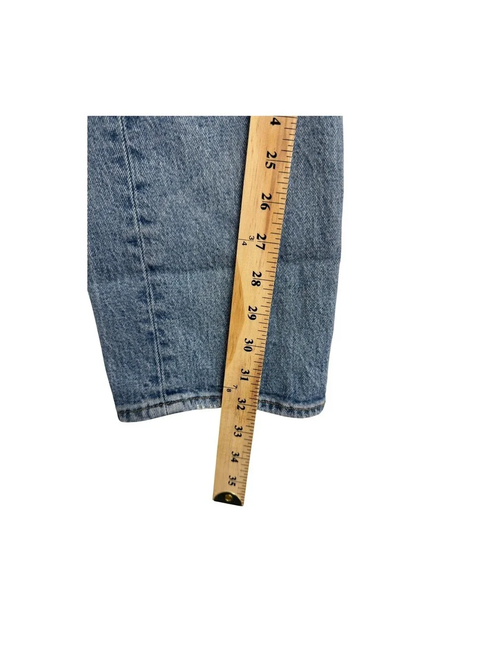 Levis features •levi