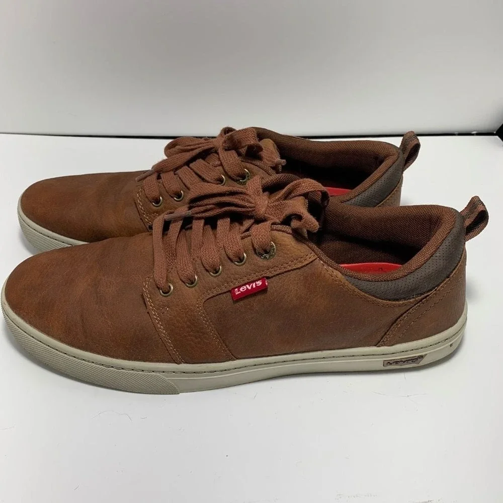 Levis lace up