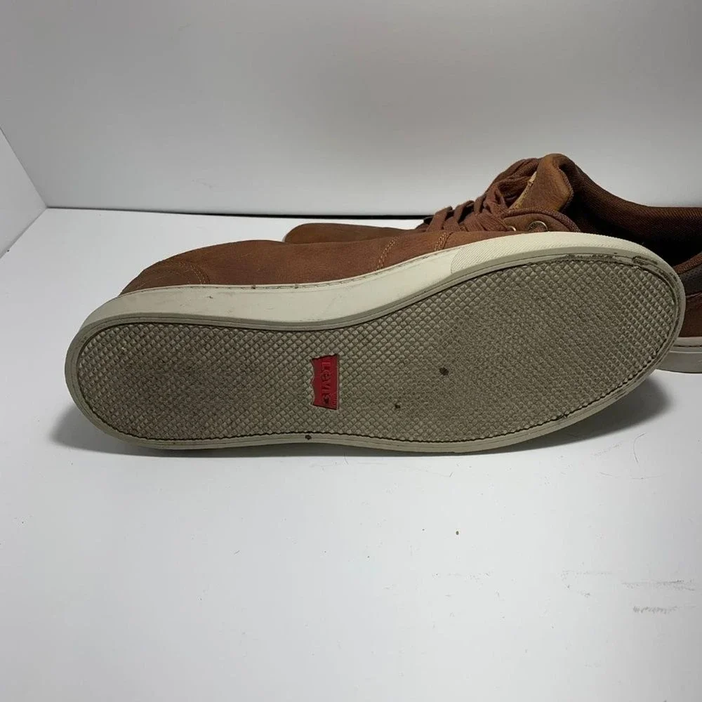 Levis lace up