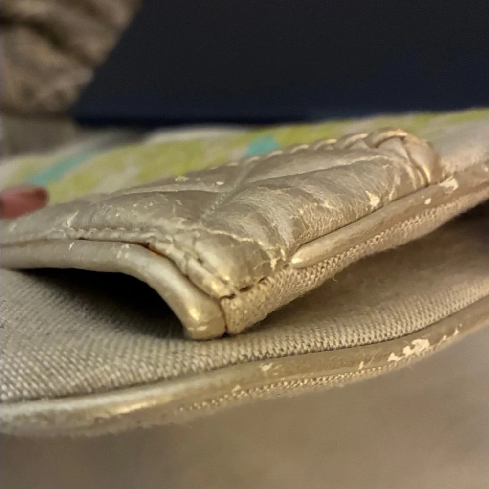 Vera Bradley stylish clutch