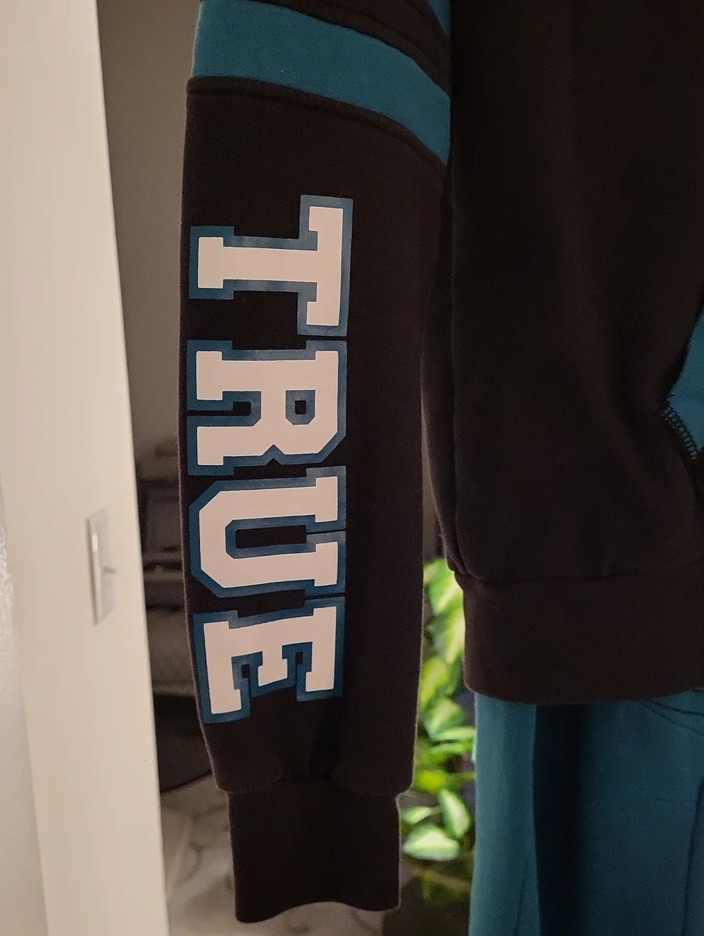 True Religion Teal and Black Logo Hooded Sweatsuit Xl