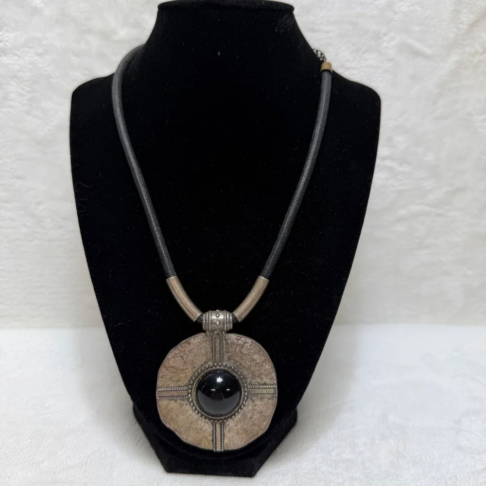 Vintage Brutalist Statement Necklace Black Cabochon Silver‎ Tone Medallion Cord