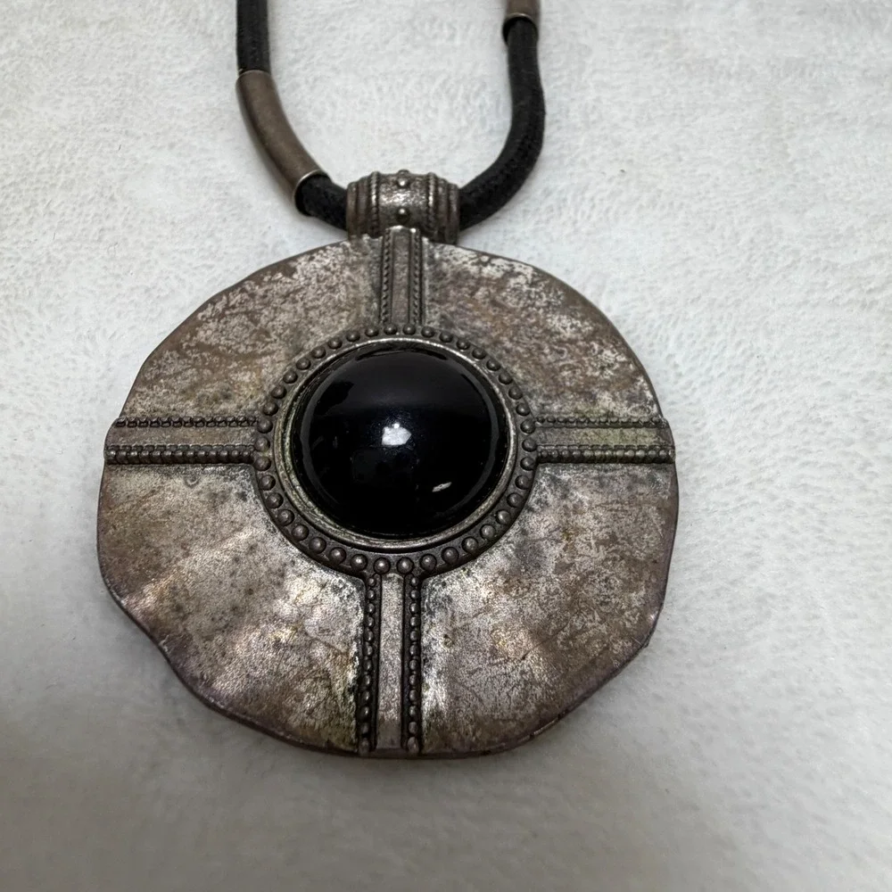 Unbranded statement necklace