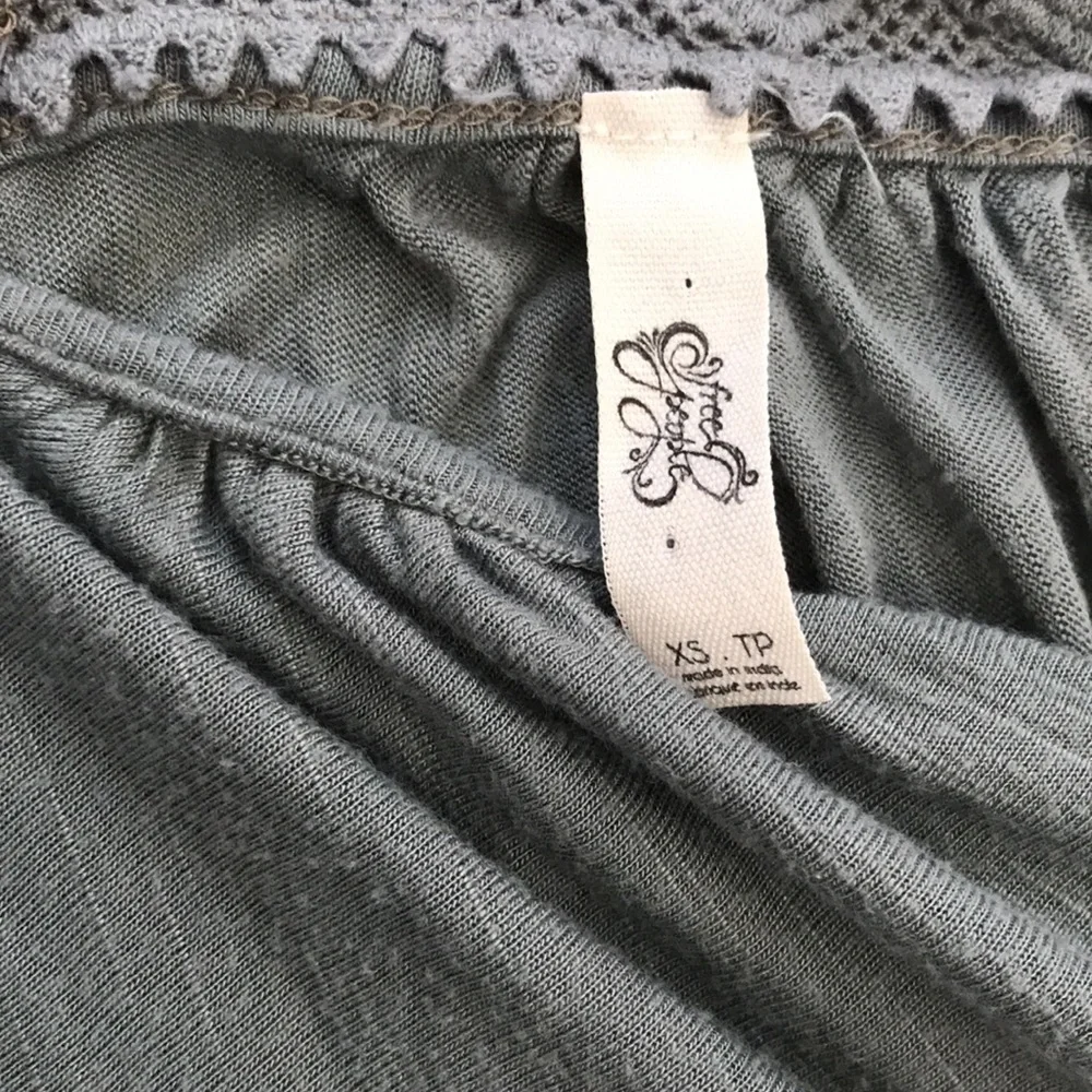 2/$25 FREE PEOPLE Green Viscose Cold Shoulder Top Size Extra Small