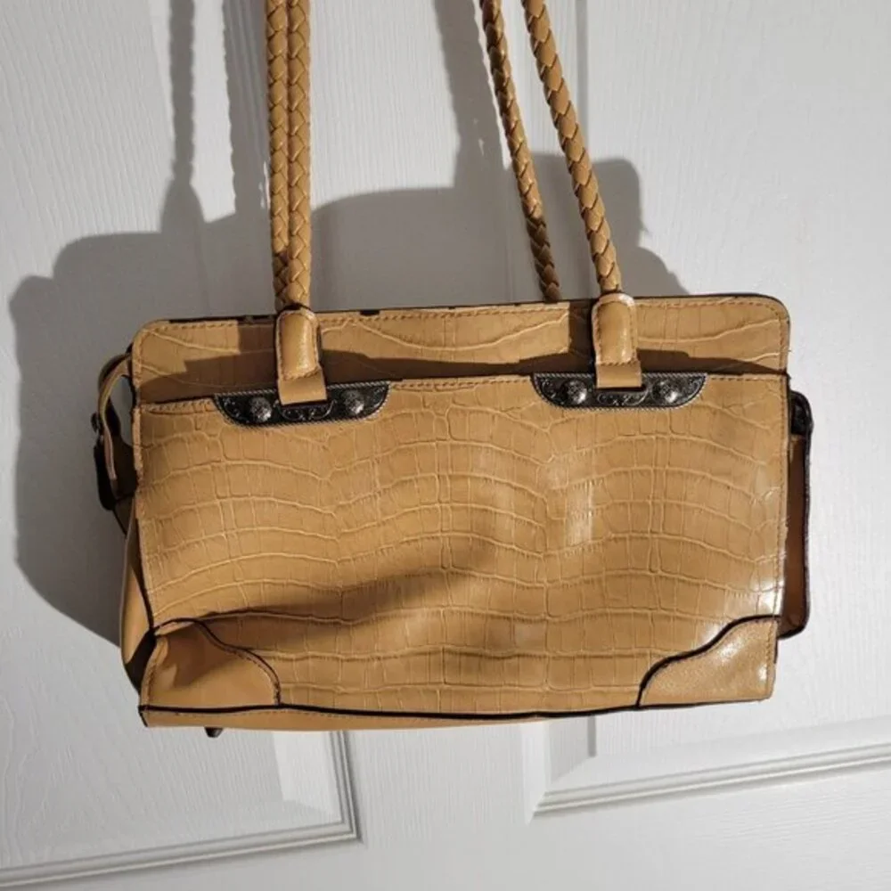 Bueno vintage satchel