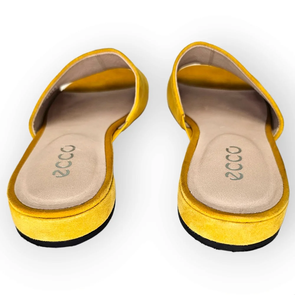 Ecco women flat