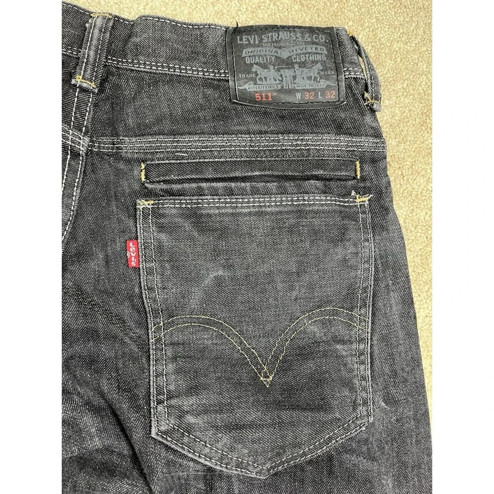 Levis this pair