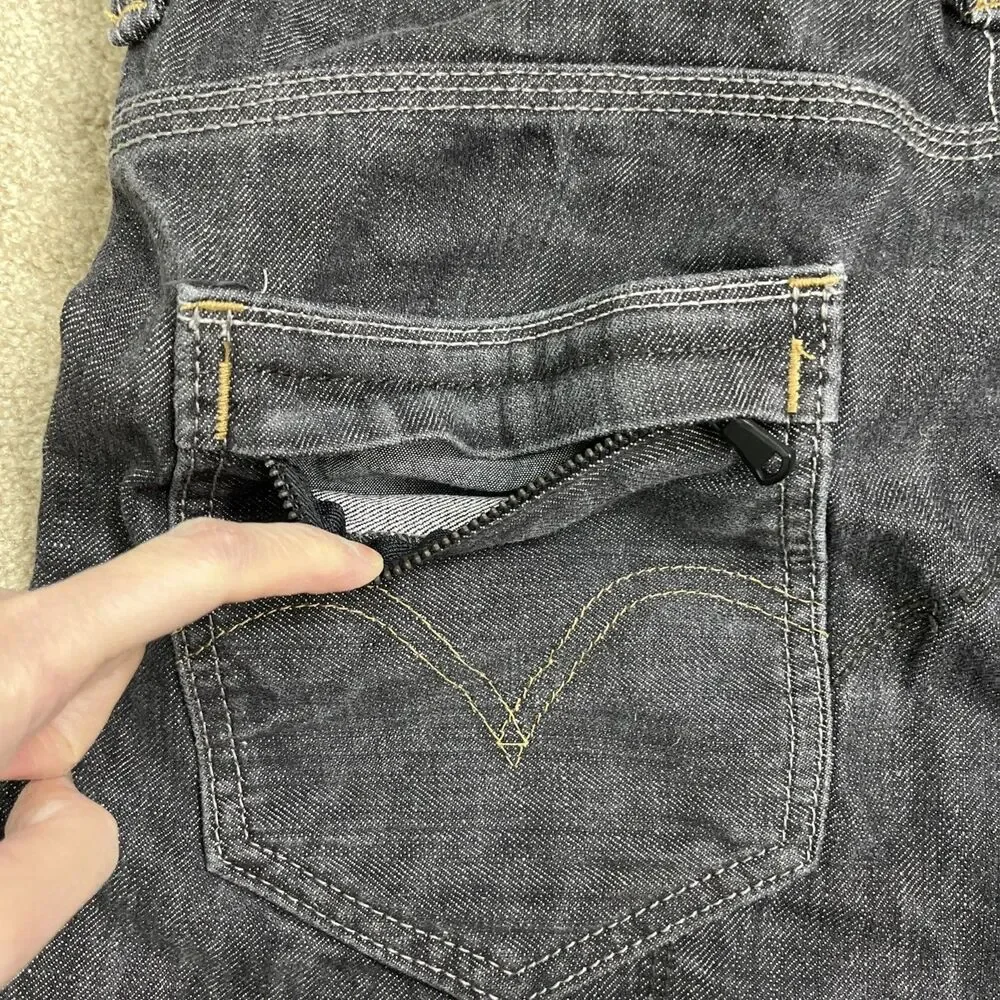 Levis this pair